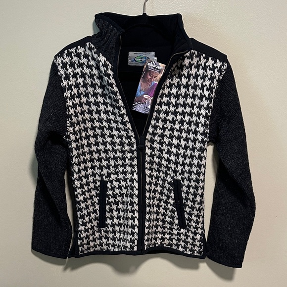 Laundromat Sweaters - NWT Laundromat 100% Wool Fair Isle Zip up Sweater Size Small